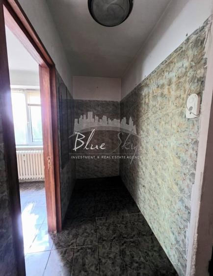 Apartament cu 3 camere semidecomandat în Tomis IV