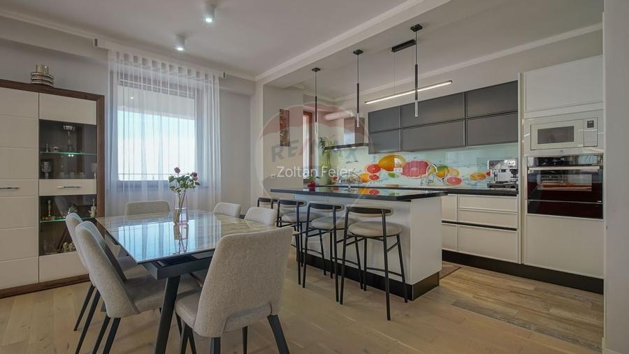 Apartament cu 4 camere decomandat, mobilat în Drumul Poienii
