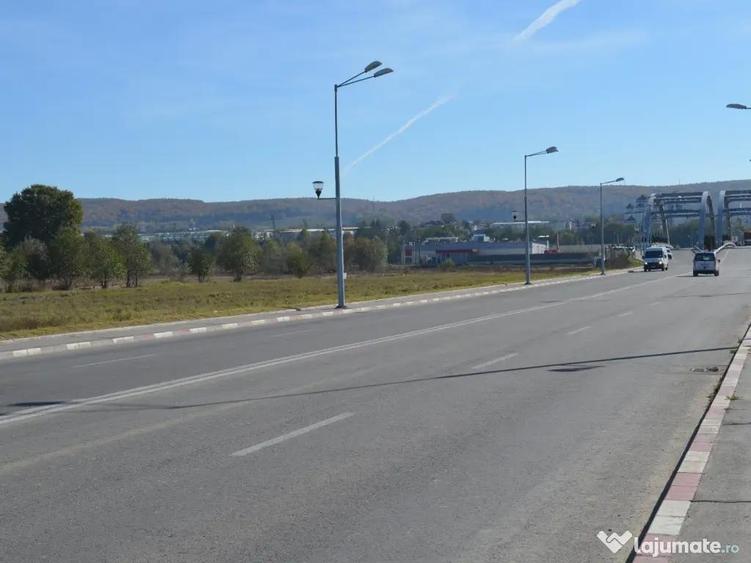 Teren intravilan de vanzare 7.002 mp - Deschidere 70 m la bulevard | Mioveni - 2