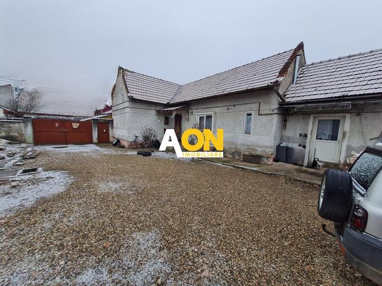 Casa 5 Camere, 143 mp + Anexa 65 m, Teren 1061 mp, Centru - 2