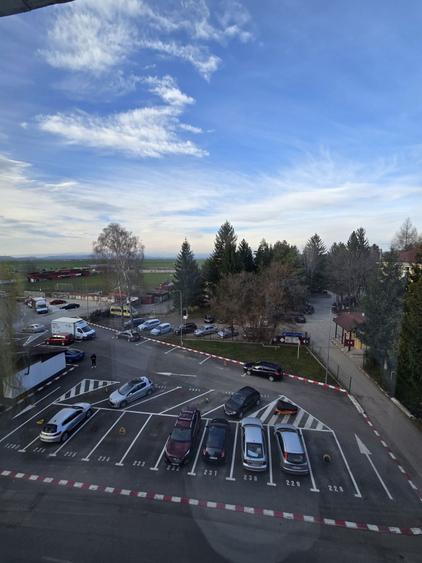 Apartament renovat complet, vedere deosebita - 10