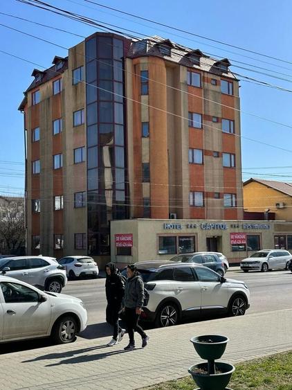 Hotel Capitol de vanzare Valenii de Munte Prahova - 1