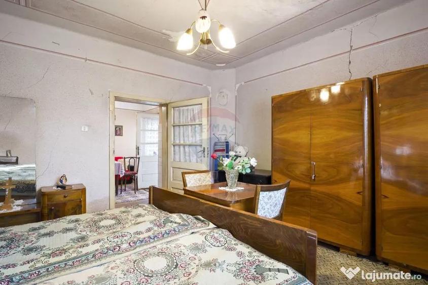 Casa de vanzare, pozitie excelenta, la intrare in Loc. G... - 4