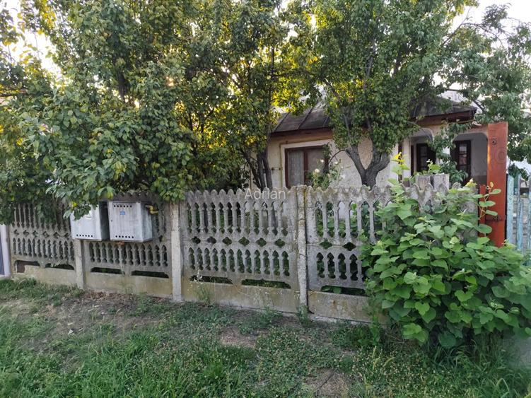Casa ?i teren de vanzare - Ploiestiori Casa ?i teren de vanzare - Ploiestiori