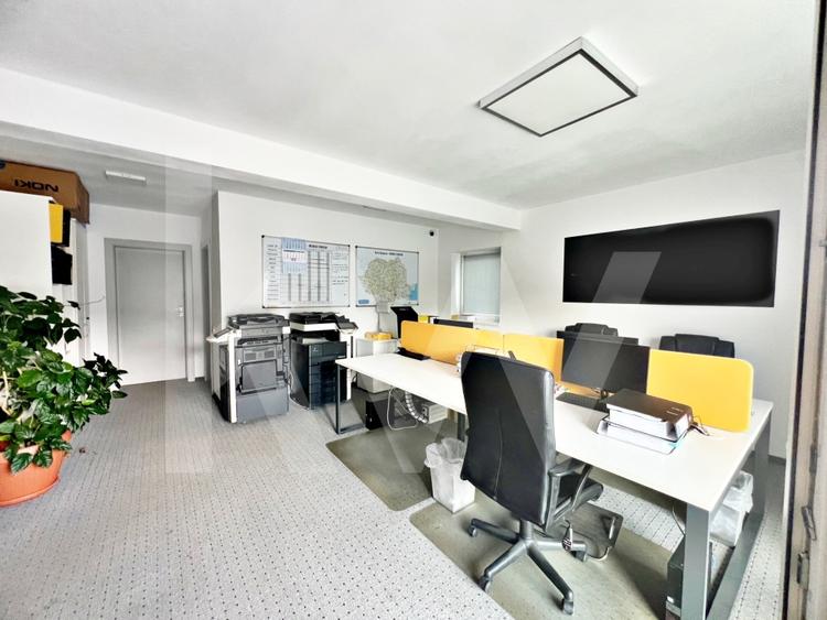 Casa mare cu teren generos – perfect impartita pentru birouri sau 4 apartamente - 1