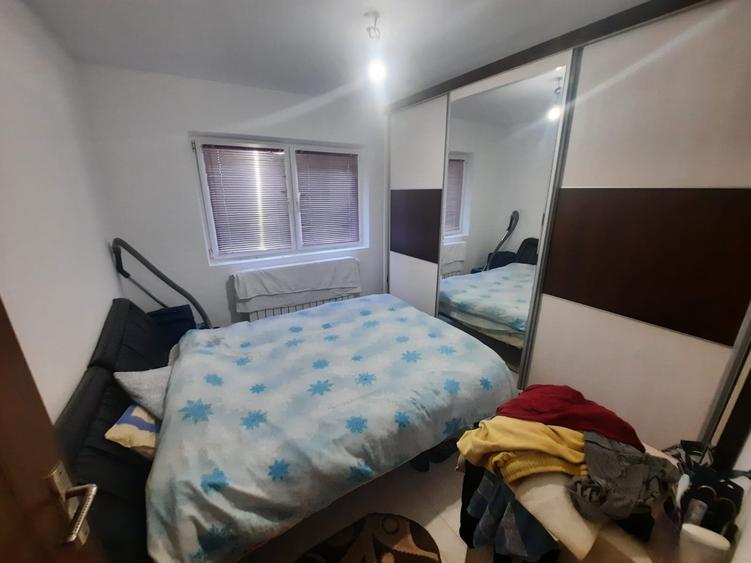 Apartament cu 3 camere decomandat, zona Baza 3 - 2