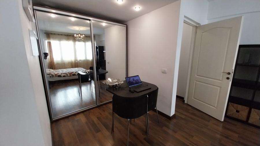 Garsonieră la intrarea parcului Cișmigiu - 10