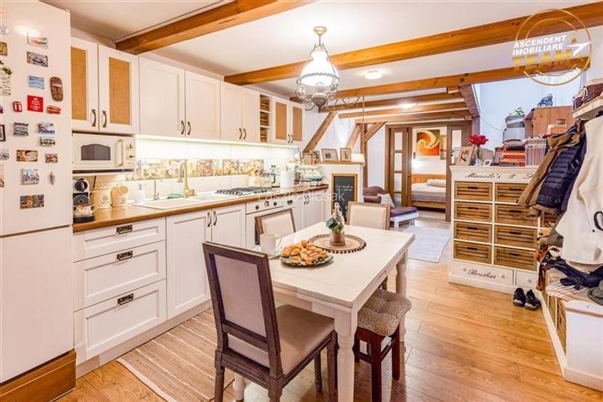 TUR LIVE! Apartament in vila, compozitie particulara, Ultracentral, Sfantu Gheor