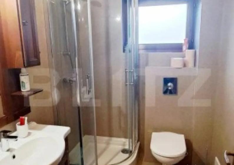 Casa individuala cu 4 camere,200 mp, teren 365 mp,cartier E - 10