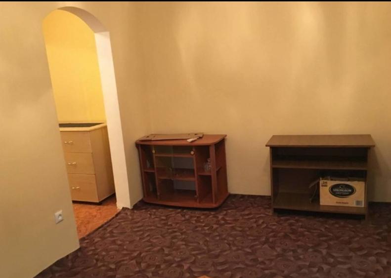 Iancului  Matei Voievod,bl.reabilitat,parter, AC,geam la baie,liber! - 2