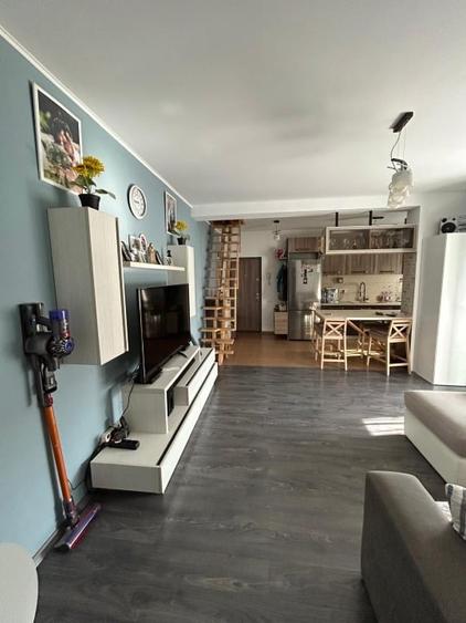 Proprietar apartament deosebit cu 2 camere + pod amenajat Giroc UM - 3