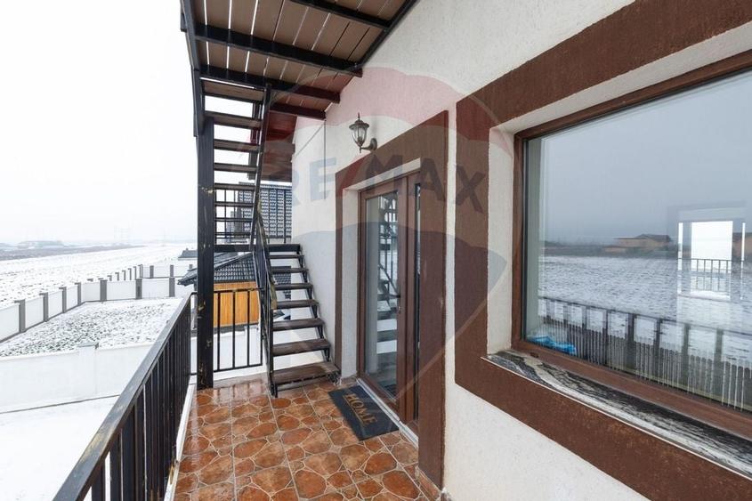 Casa cu 9 camere, teren 501 mp,  Harman! - 37