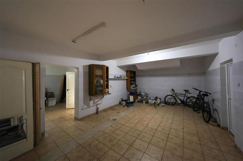 Vanzare Casa zona Tractorul, teren aferent 700 mp - 44