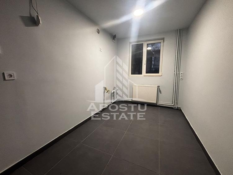 Apartament la casa cu 2 camere, curte proprie, Ghiroda - 1