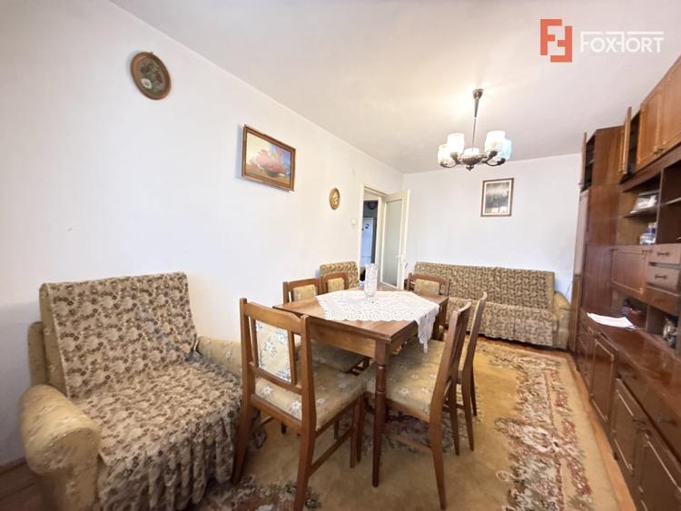 Apartament cu 3 camere decomandat, mobilat în Lipovei
