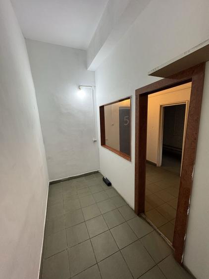 Inchiriez spatiu comercial, Liceu Ecaterina Teodoroiu - 1