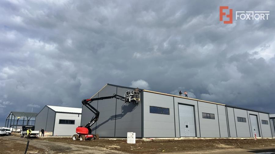 Inchiriez 2 hale industriale lipite, 800 mp total, Giarmata - 1