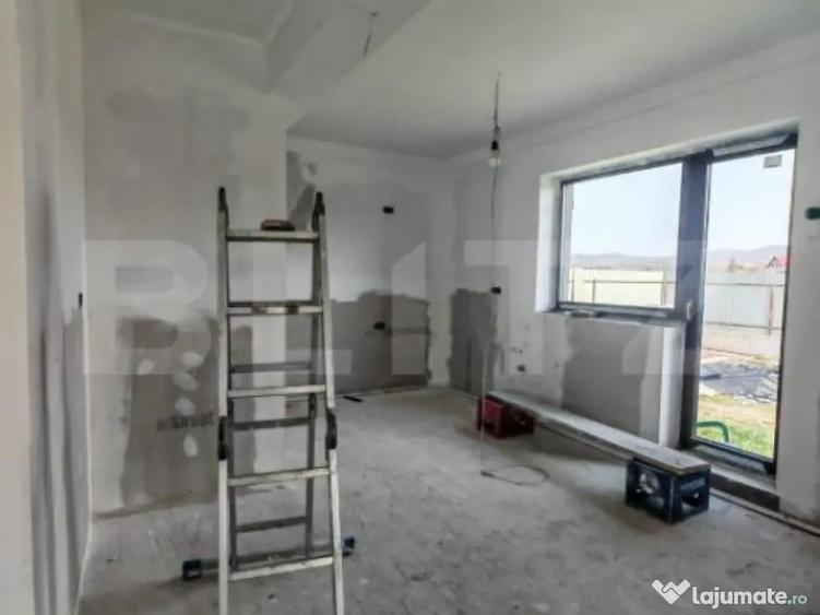 Casa de vanzare Tarlungeni 5 camere, teren, garaj, in - 7