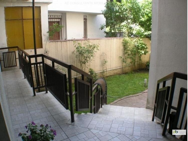 Casă cu 9 camere în Ștefan cel Mare - 1