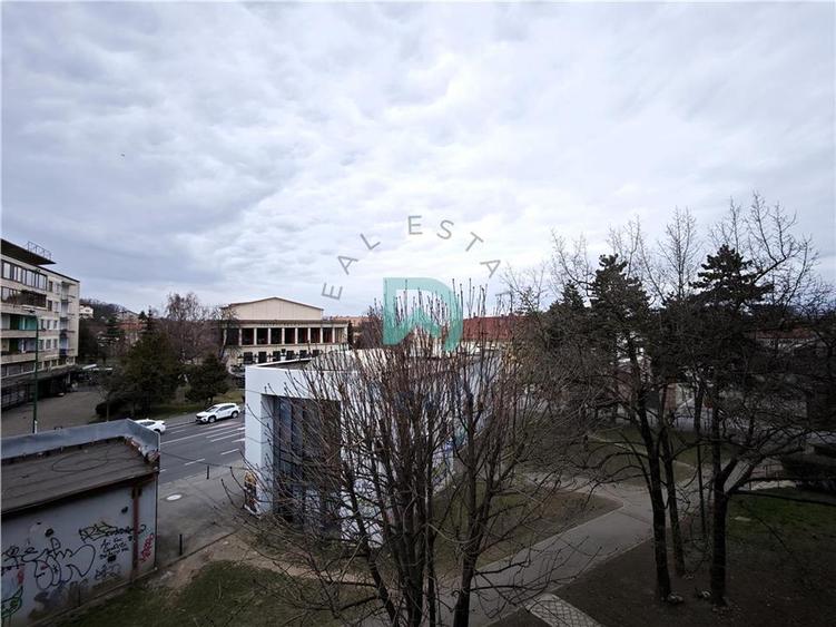 Închiriere 2 camere, Piața Teatrului, Brasov - 1