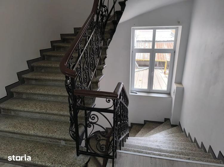 Spațiu comercial, de 809.89 mp, în Gara