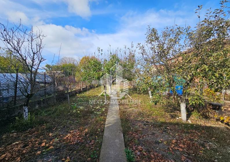 Casa 3 camere, langa Primaria Ovidiu, teren 527 mp - 2