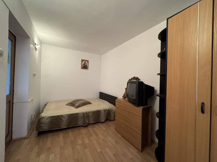 4 cam, etaj 2, 60 mp, bloc caramida, zona centrala Caracal - 8