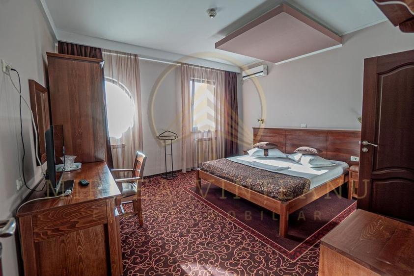 Hotel 3 Stele de Vânzare la  Delfinariu, aproape de Mamaia - 33