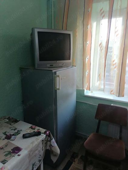 Vind sau inchiriez garsoniera confort redus 12 m patrati zona gara Burdujeni - 6