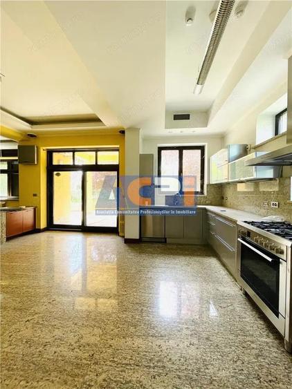 VANZARE CASA VILA 6 CAMERE 652 mp TEREN ZONA SISESTI SECTOR 1 - 8