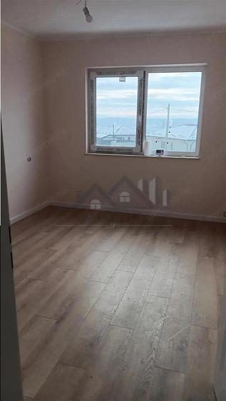 Valea Lupului, case insiruite P+Et. su=101mp. teren 160mp. (250mp) - 8