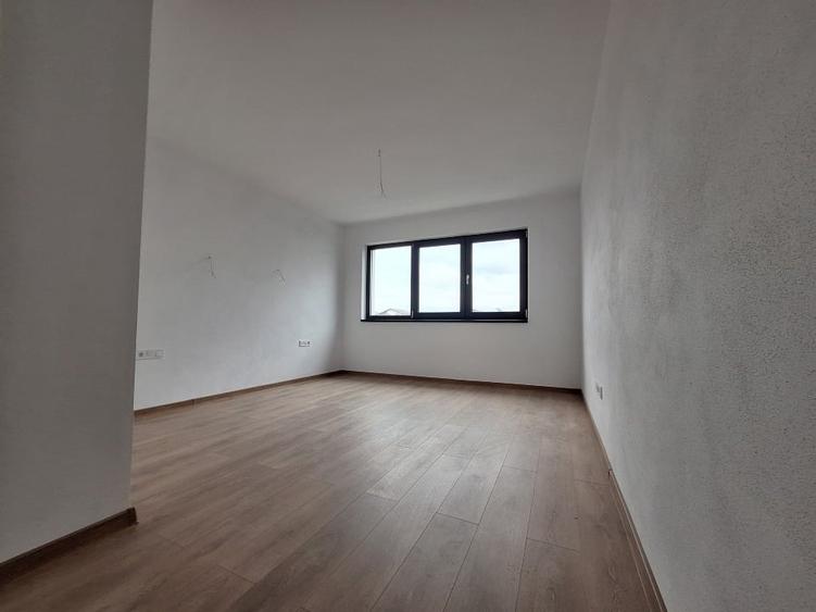 EXCLUSIVITATE! Casa tip duplex,  finisaje premium, curte, 2 locuri de parcare - 8