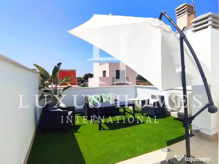 O casa mare, cu terasa, piscina ?i terasa pe acoperi?, situata aproape de mare - 10