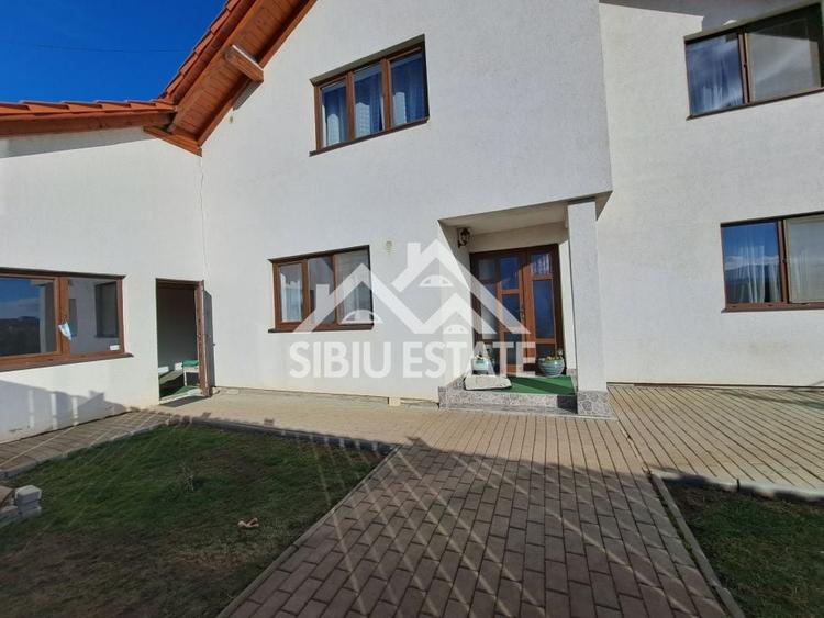 Casa Sibiu cu pivnita si garaj, curte mare - 24
