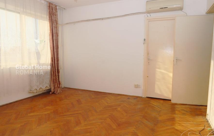 Apartament cu 3 camere semidecomandat în 1 Mai