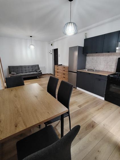 Inchiriere Apartament 2 camere semidecomandat, 48 mp ,Florilor - 1