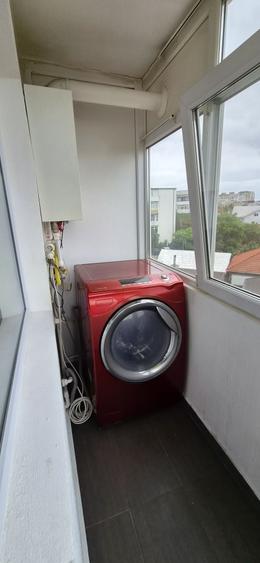 Apartament cu 3 camere semidecomandat în Crâng