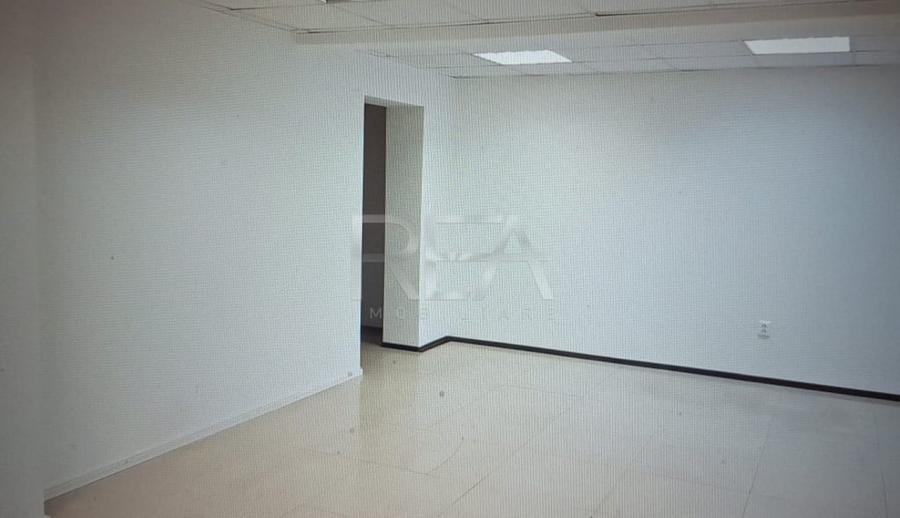Apartament cu 4 camere decomandat în Cotroceni