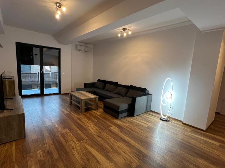 Apartament cu 3 camere decomandat, mobilat în Dumbrăvița