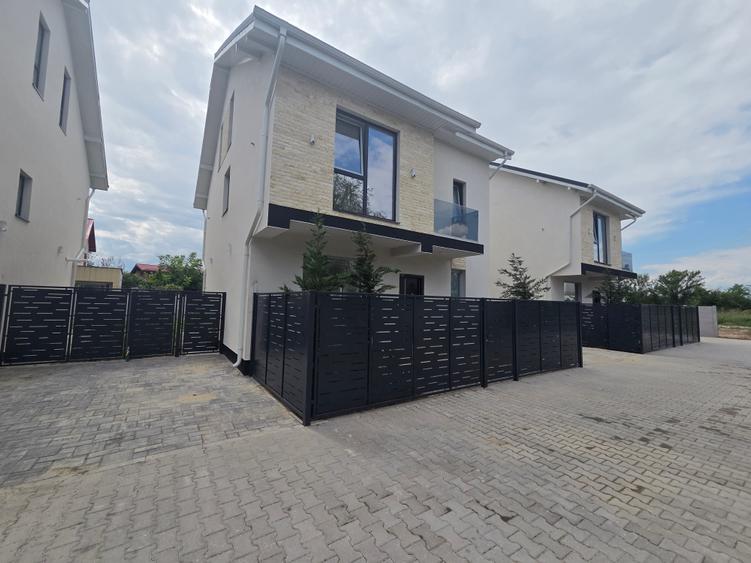 Casă individuală cu 5 camere cu Canalizare în Central