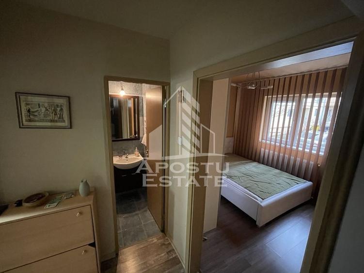 Apartament cu 3 camere decomandat, mobilat în Dâmbovița