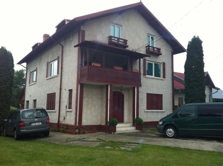 Casă cu 4 camere în Valea Ursului