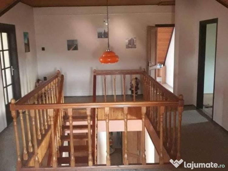 Casă cu 4 camere cu Teren 630 Mp în Central
