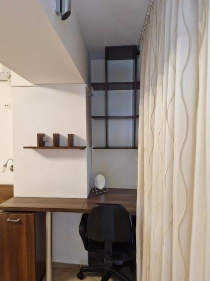 Apartament cu 3 camere semidecomandat, mobilat în 1 Mai