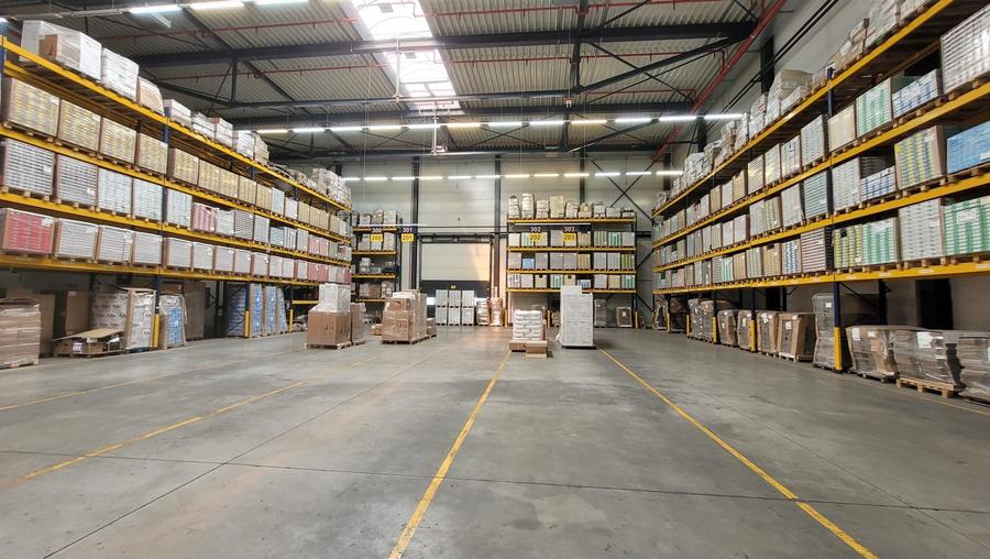 Spațiu industrial, de 2,700 mp, în Uverturii