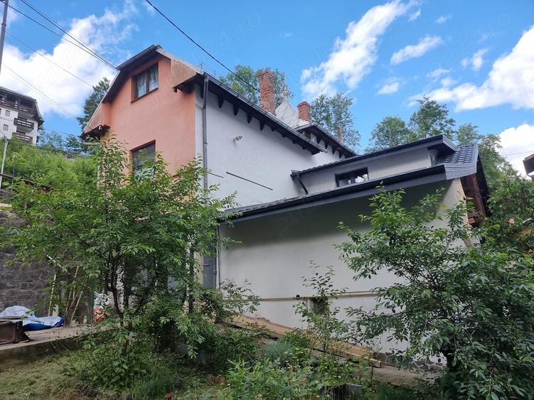 Casă cu 2 camere cu Teren 250 Mp în Central