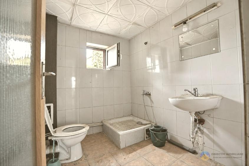 Casă cu 5 camere cu Canalizare în Săvinești