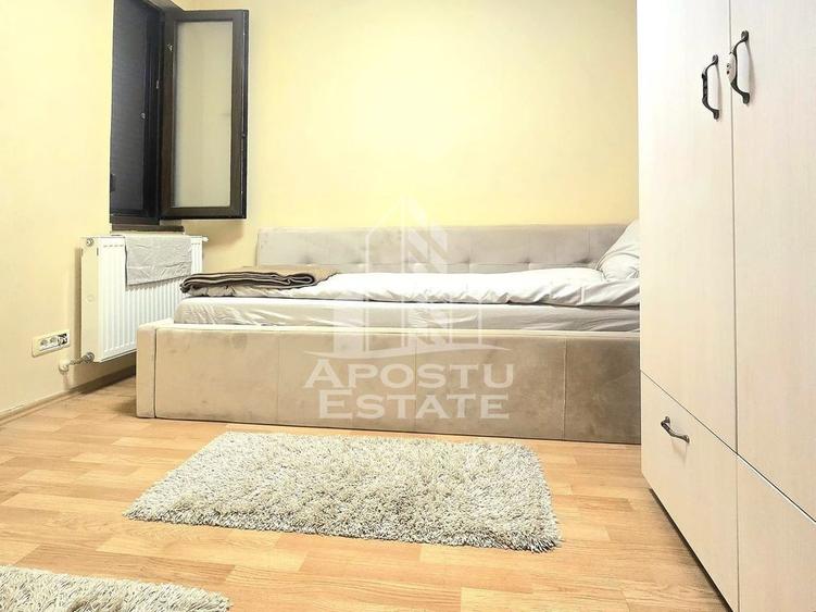Apartament cu 3 camere decomandat, mobilat în Boul Roșu