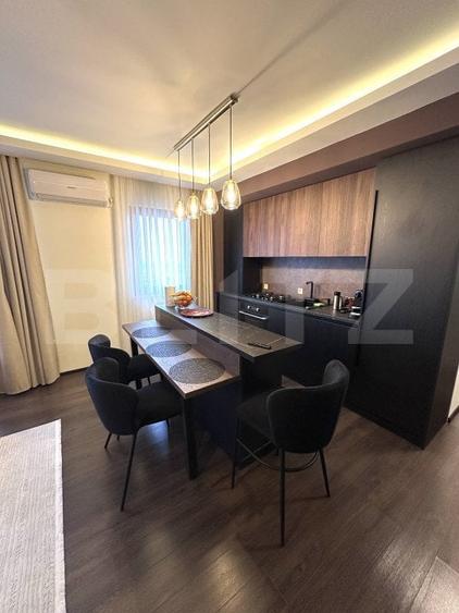 Apartament cu 3 camere semidecomandat, mobilat în Sud