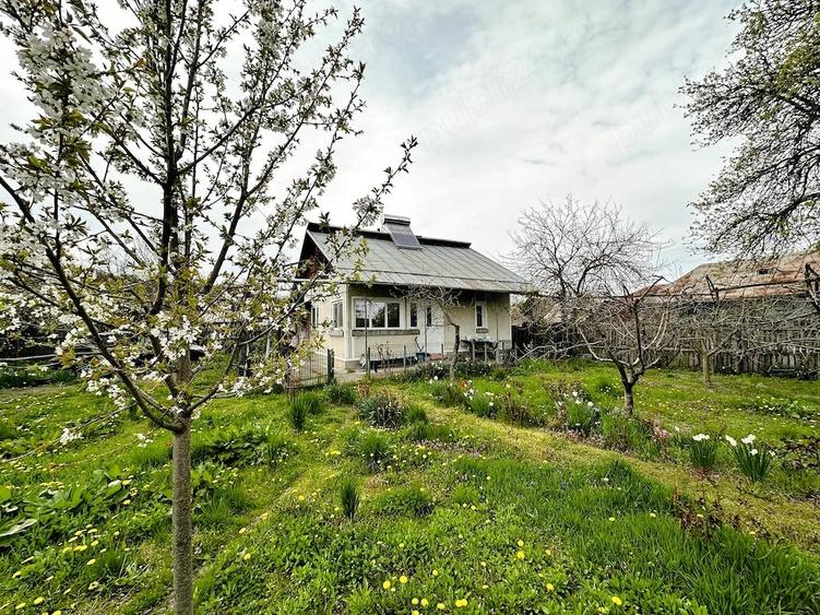 Casă cu Teren 2470 Mp în Mârțești